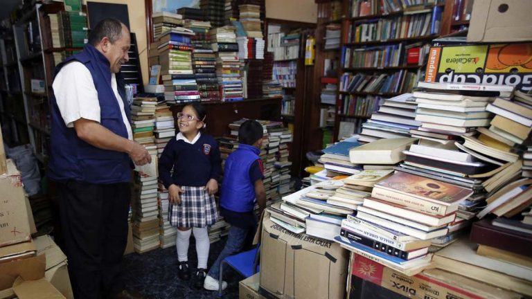 کتابخانه‌ی خوزه آلبرتو گوتیرز، رفتگر کلمبیایی