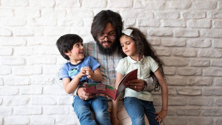 خانواده‌ی خود را عاشق کتاب خواندن کنیم